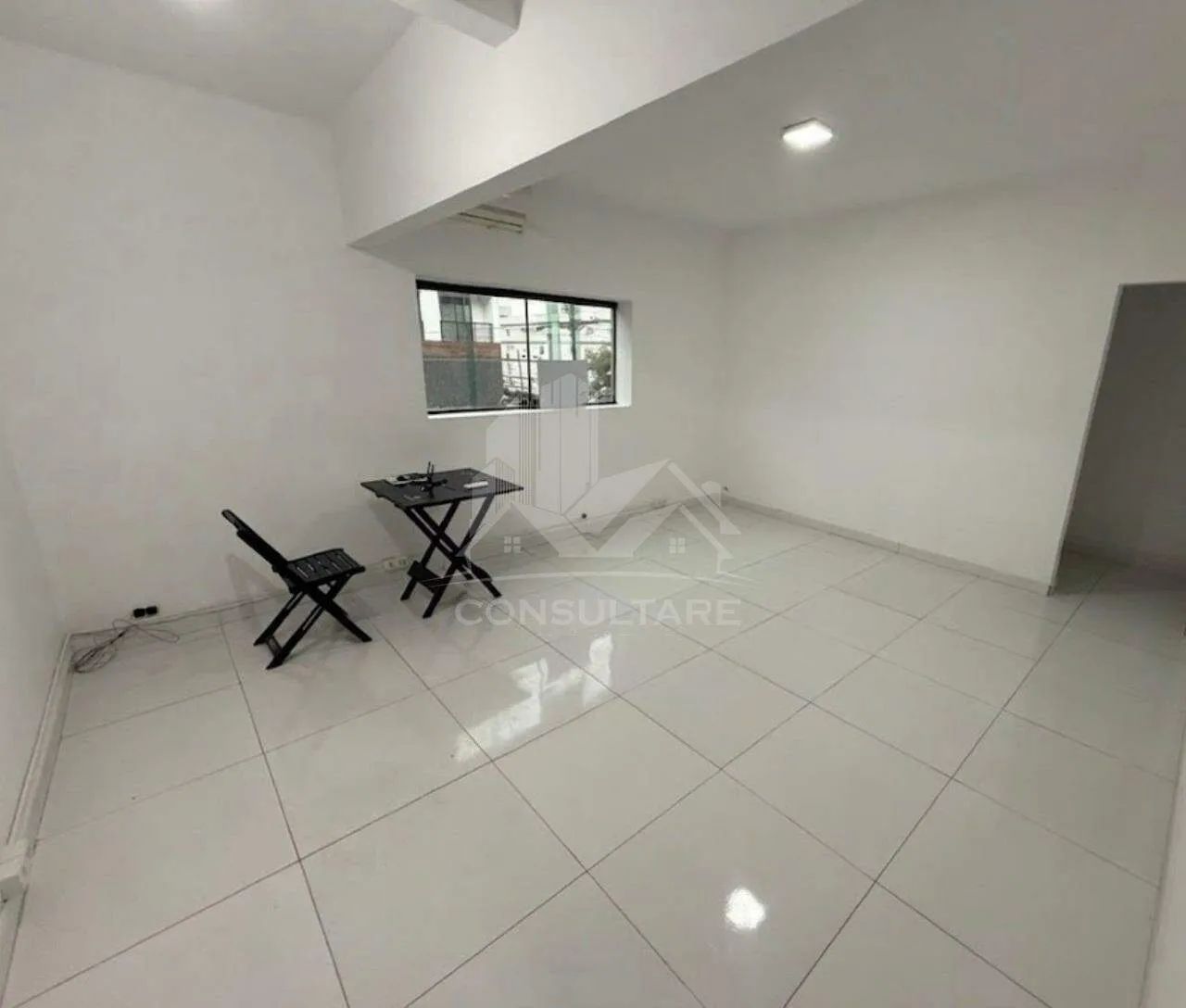 Sala Comercial Prática e Bem Localizada no Embaré | Próximo ao Praiamar Shopping