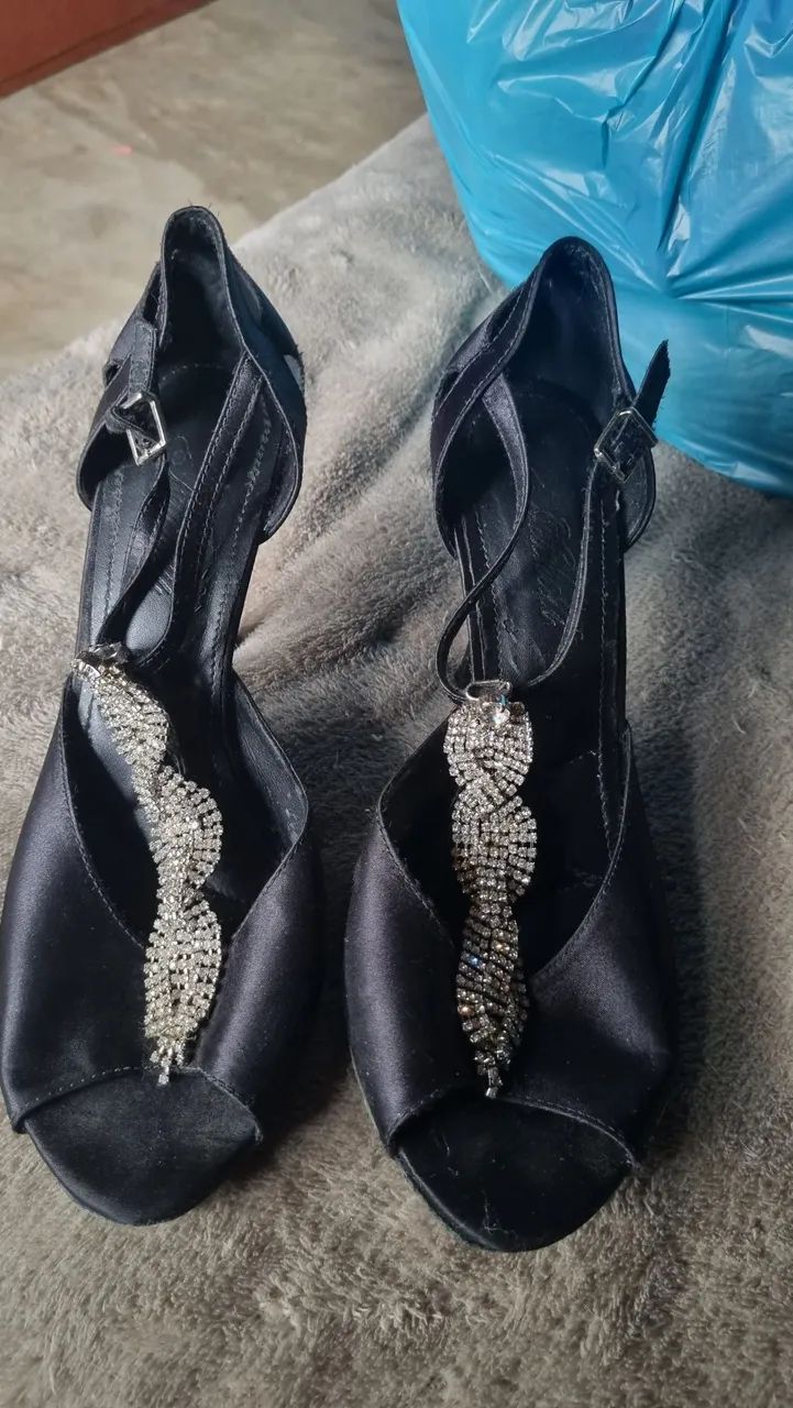 Sapatos de dança com salto