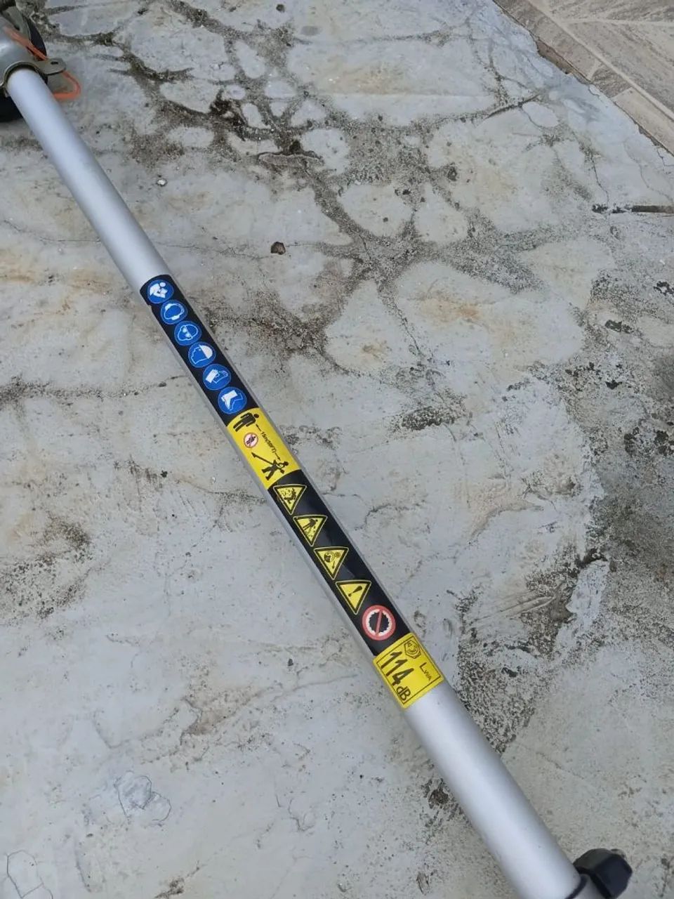 Vende se uma roçadeira da marca CG 550B Garthen  por 650 - Foto 4