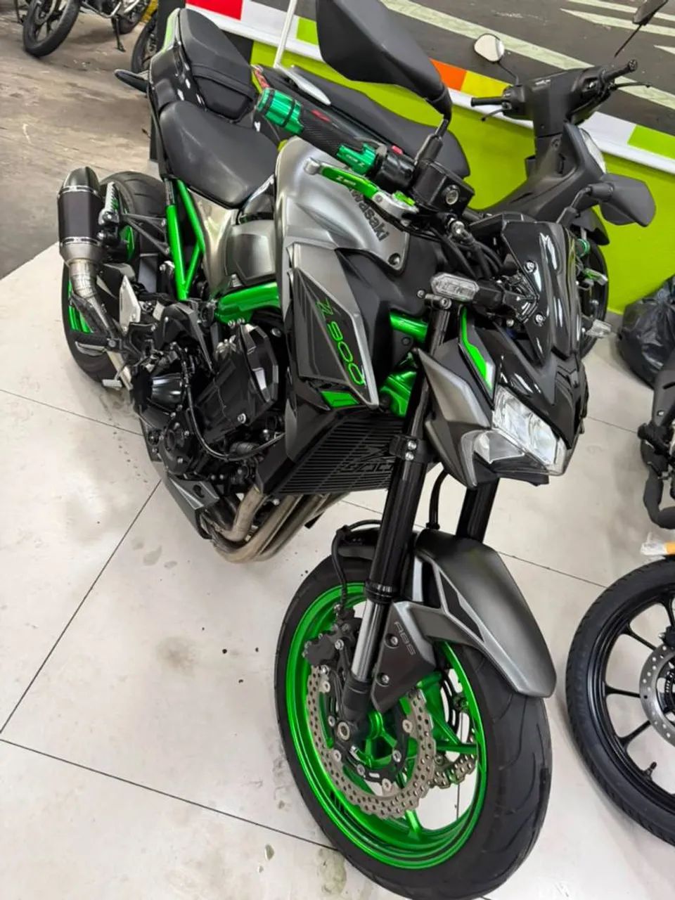 KAWASAKI Z900 - Foto 3