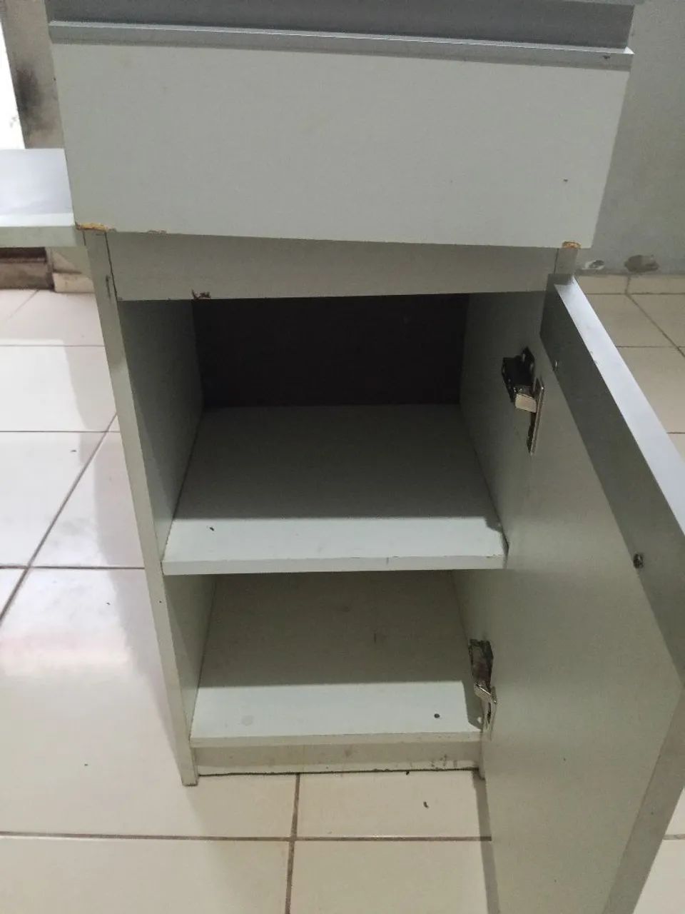 Mesa de escritório/ Manicure R$100 - Foto 3