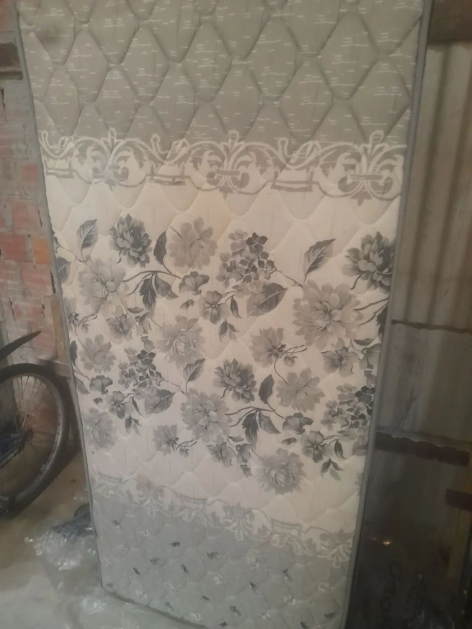 VENDE SE ESSA CAMA 