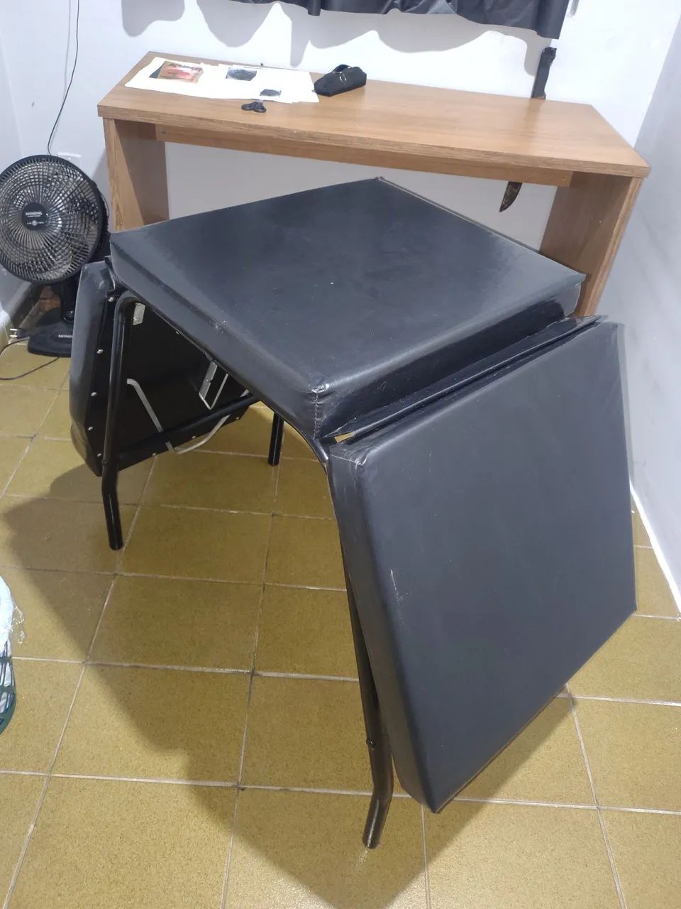 Maca de tatuagem e suporte de braço 