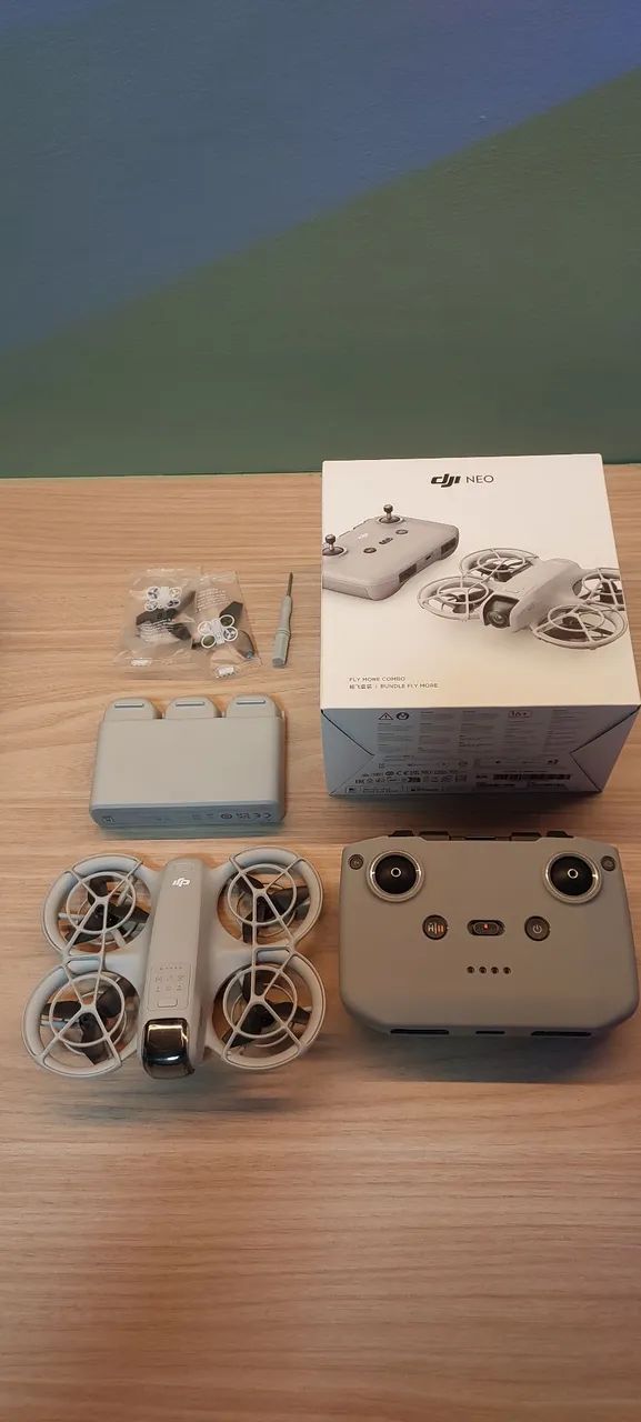 DJI Neo Fly More Combo