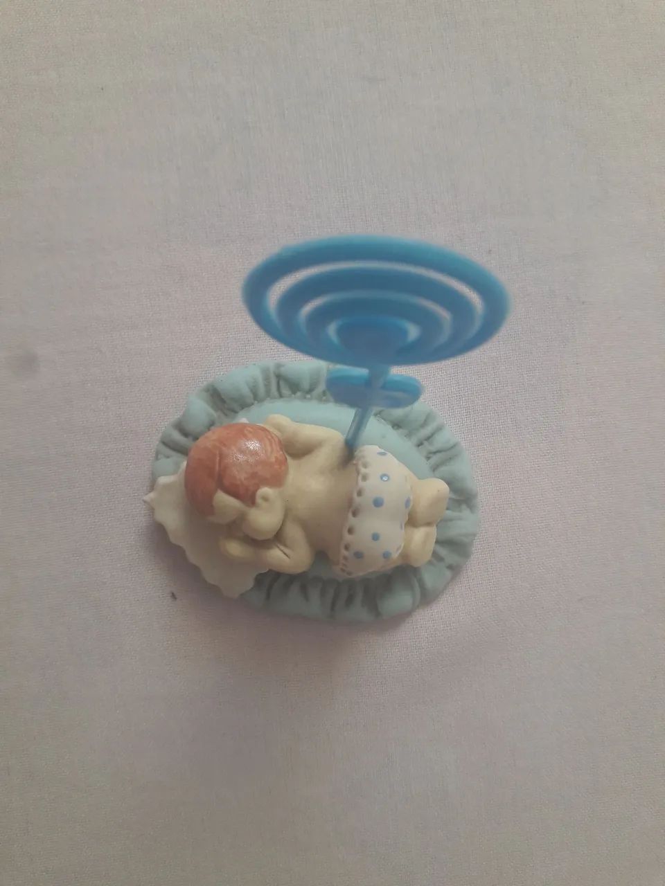 Porta recado ou porta foto decoração Bebê deitado (menino)- usado - Foto 2
