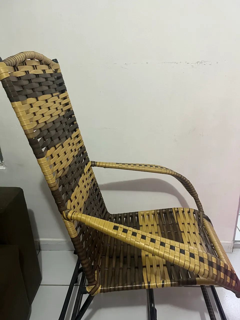 Cadeira de balanço em perfeito estado 