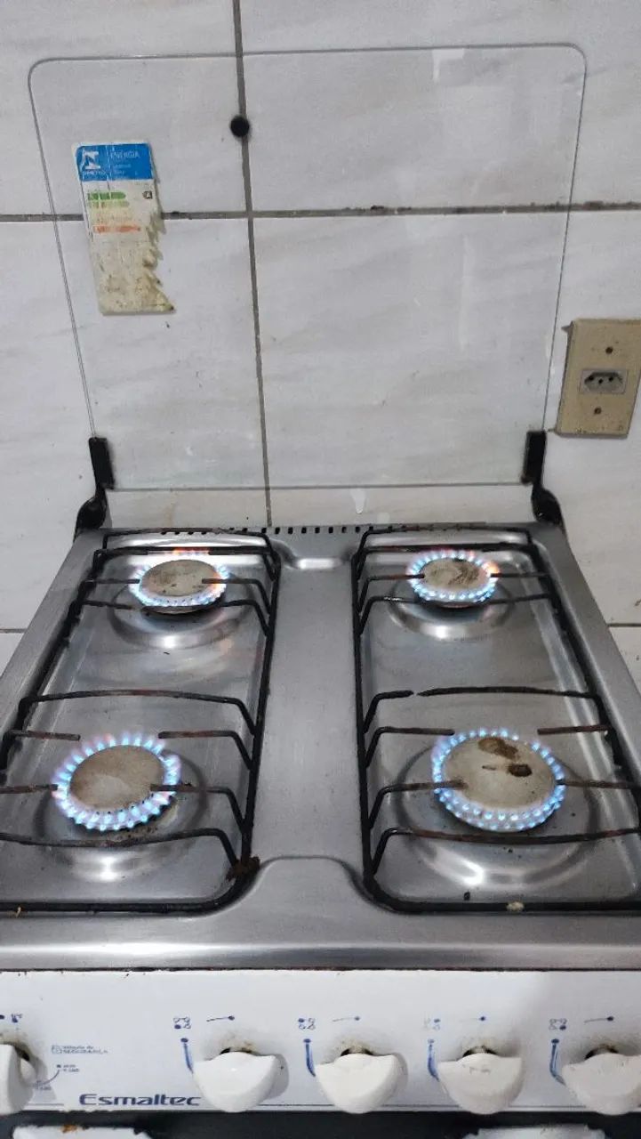Vendo fogão de 4 bocas 