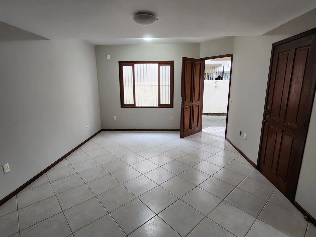 Aluga-se casa de 3 quartos no Santa Mônica  - Foto 2