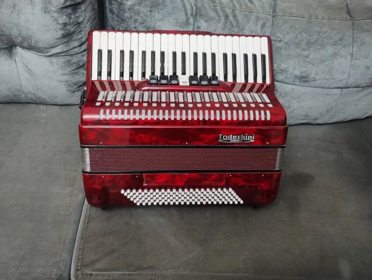 ACORDEON TODESKINI 120 BAIXOS NOVA ( PRATICAMENTE ZERO ) - Foto 4