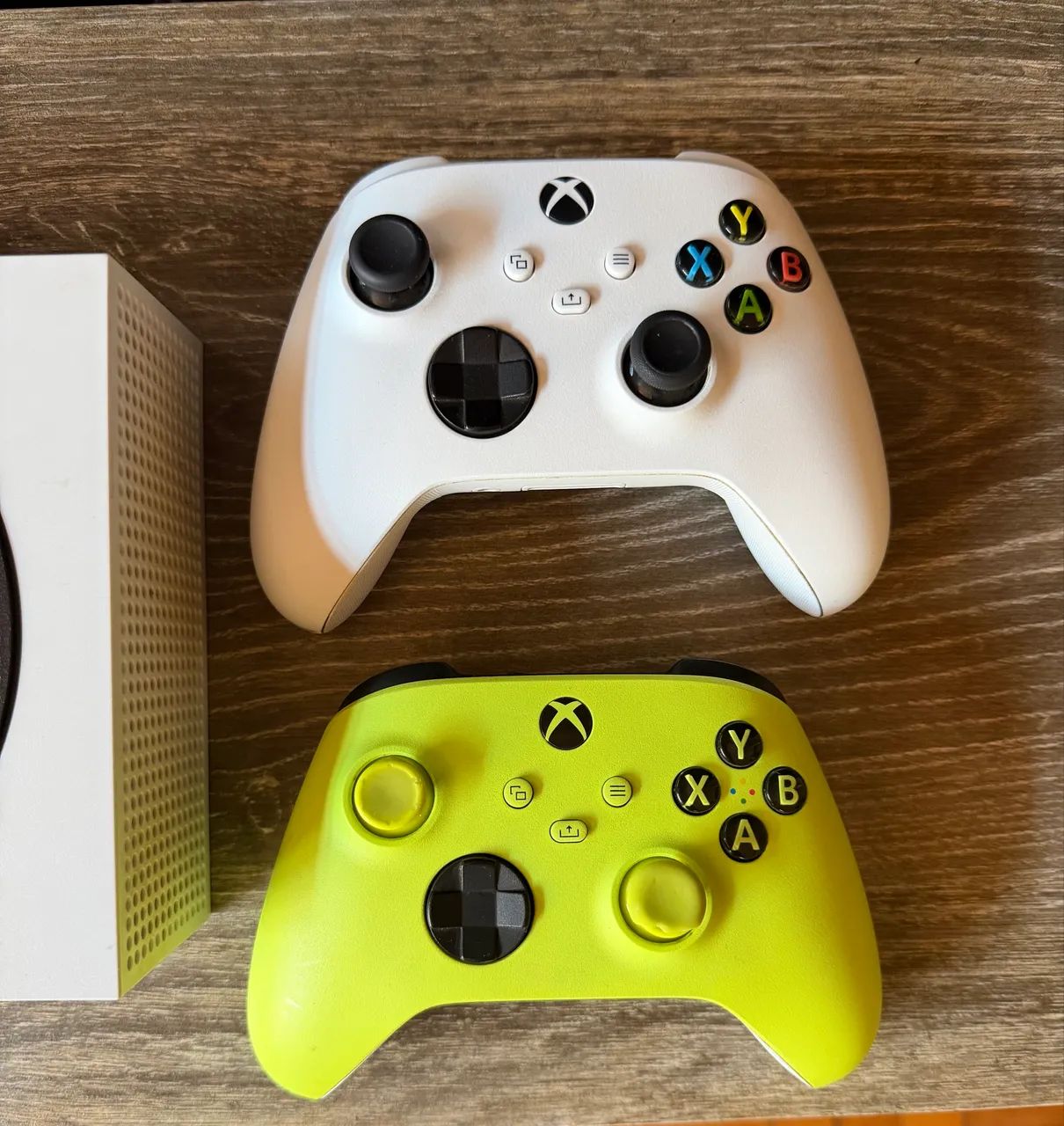 Xbox Séries S - 2 controles 