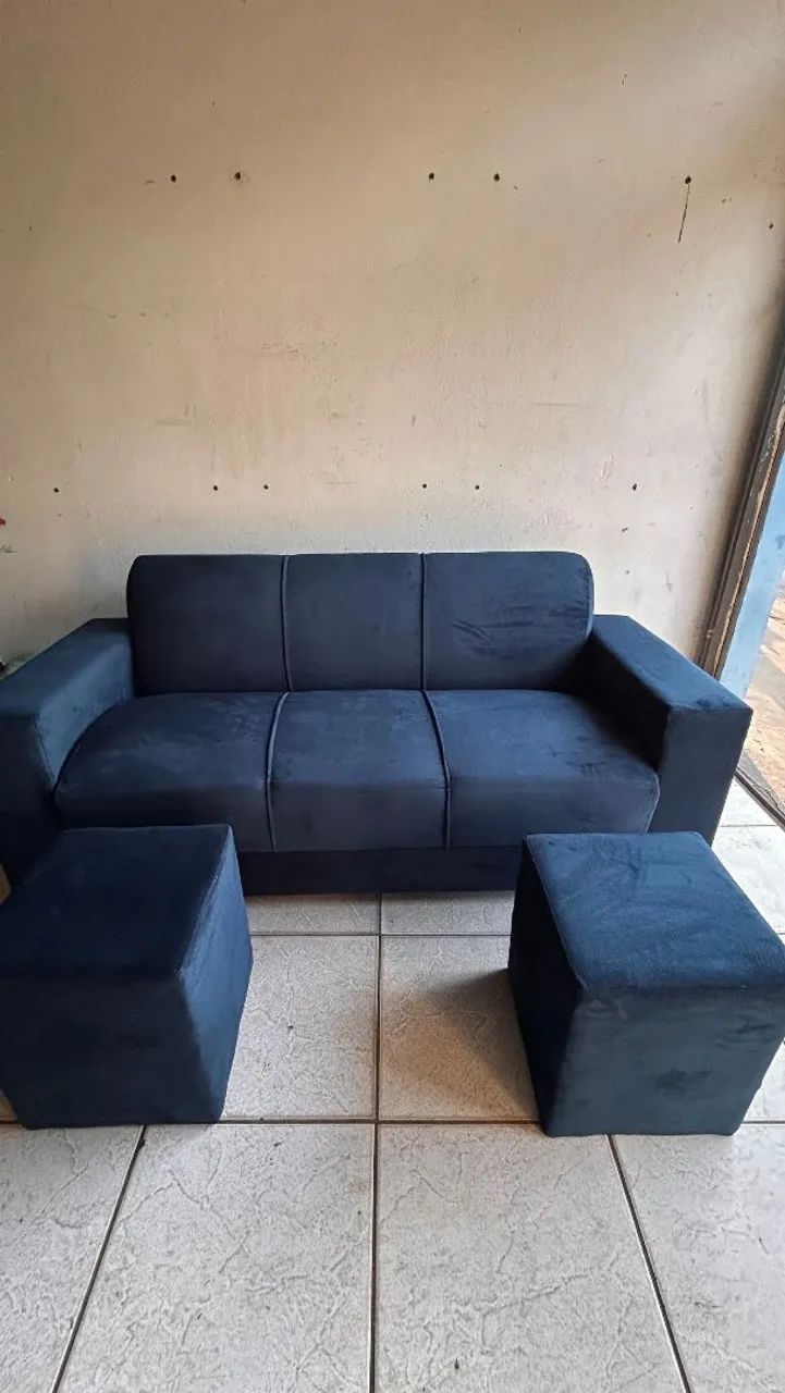 Sofá três lugares 