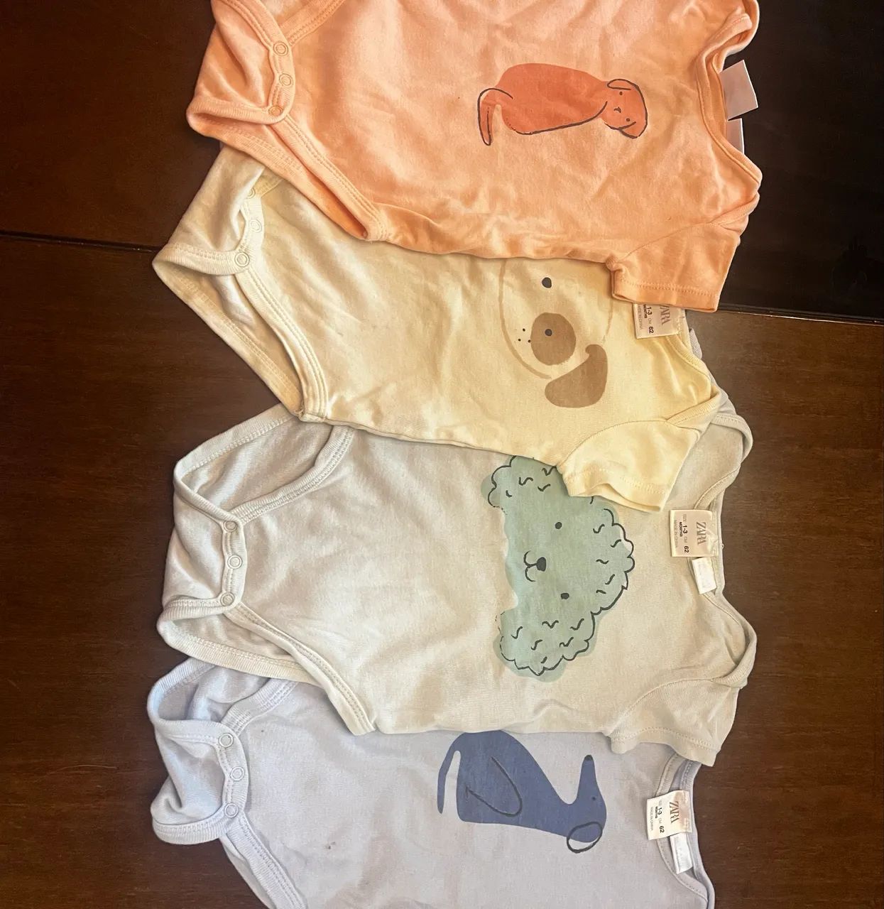 Bodies Zara kit com 4 un Unissex bebe 1-3 meses - Foto 3