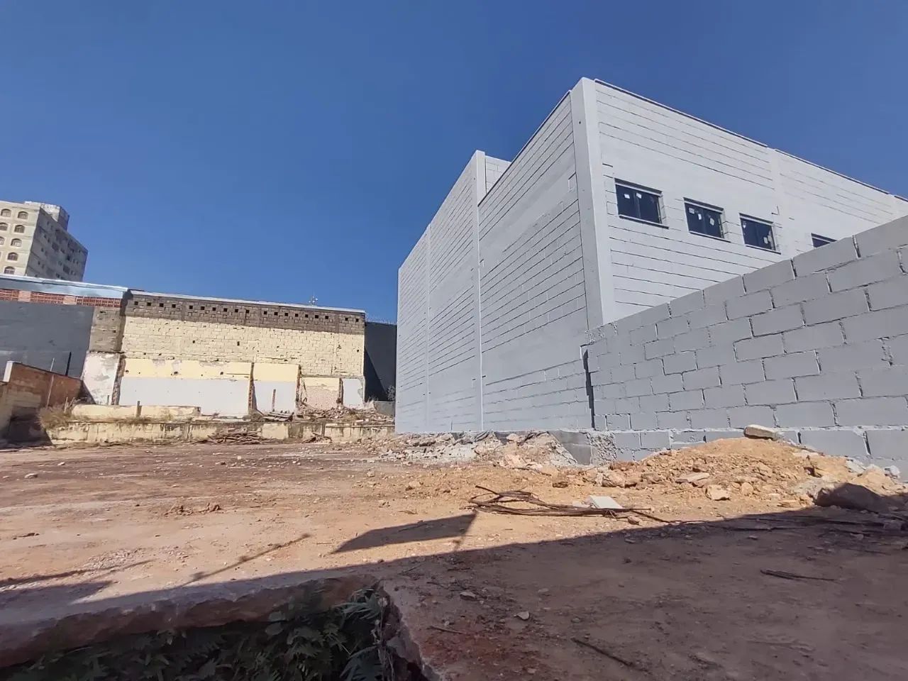 Lote à venda no bairro Padre Eustáquio - Foto 4