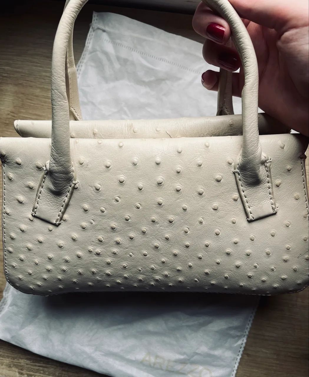 Bolsa Off-White couro Arezzo  - Foto 4