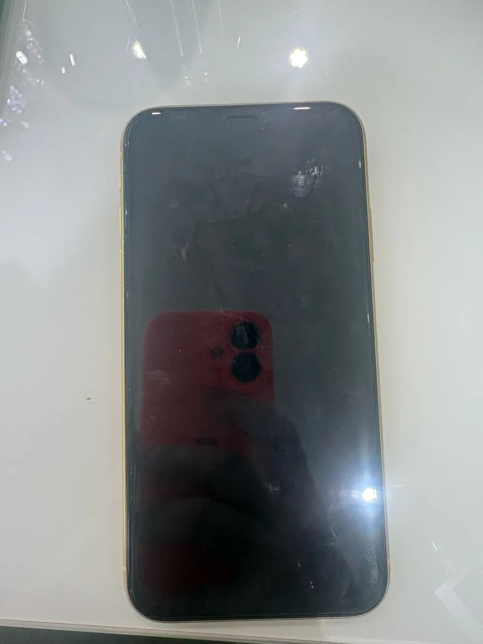 iPhone 11 amarelo