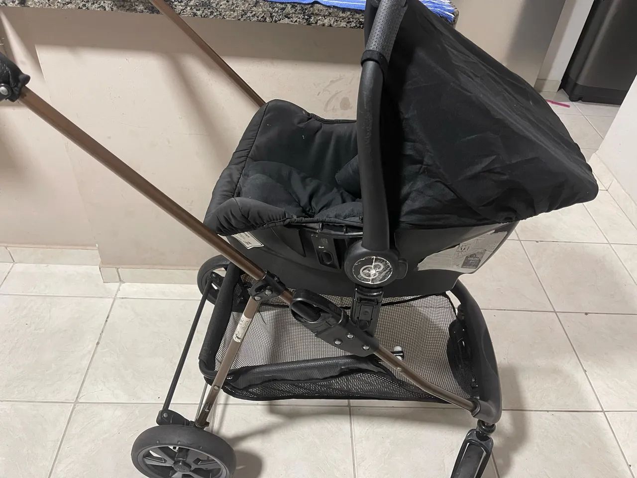 Carrinho Galzerano com bebê conforto  - Foto 2