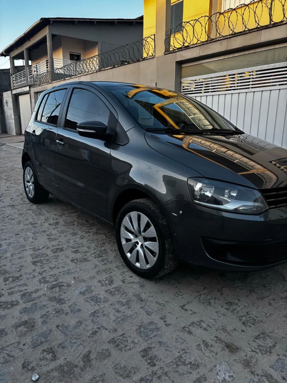 Volkswagen Fox Fox 1.0 Mi Total Flex 8V 5p 2013
