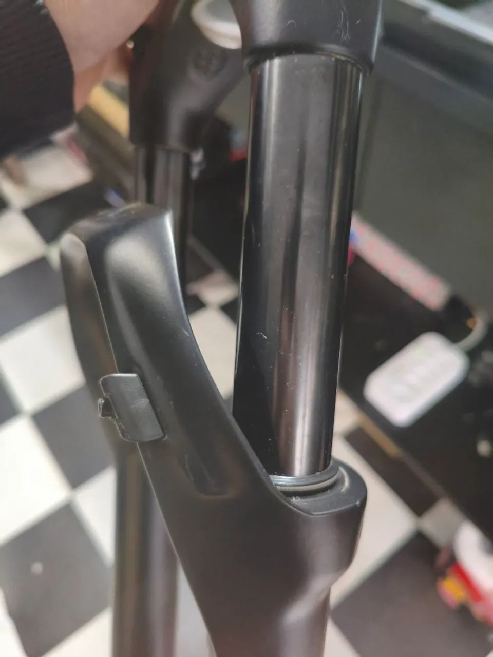 Suspensão 29 ar rockshox  - Foto 4