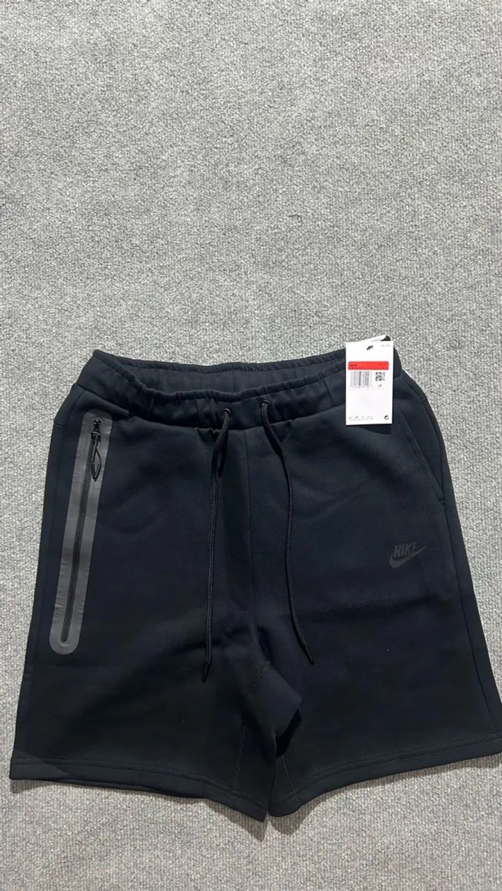 Short Nike Tech Fleece