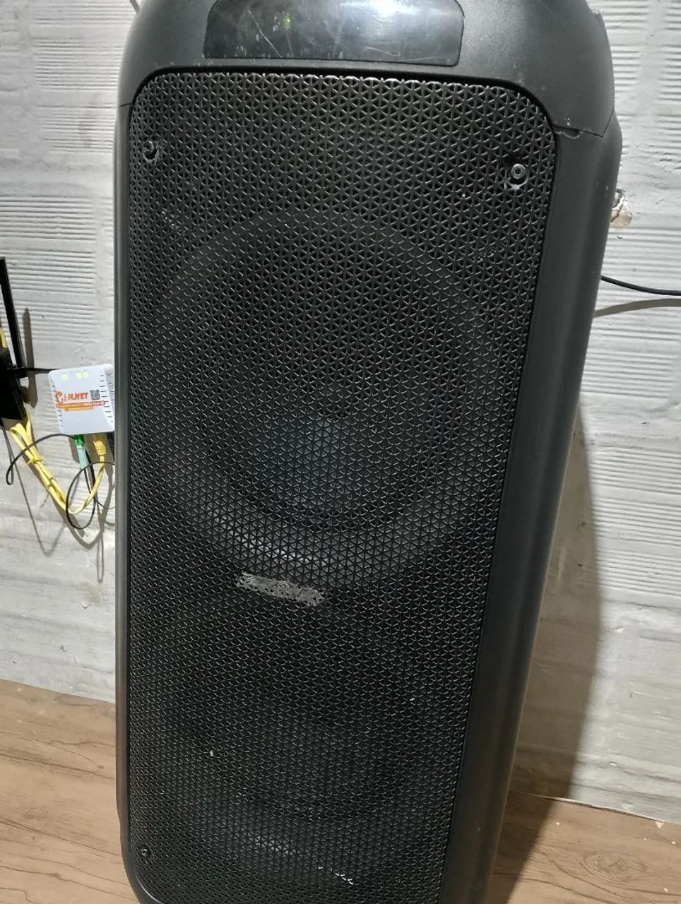 Uma caixa amplificada Trc444676764148049925