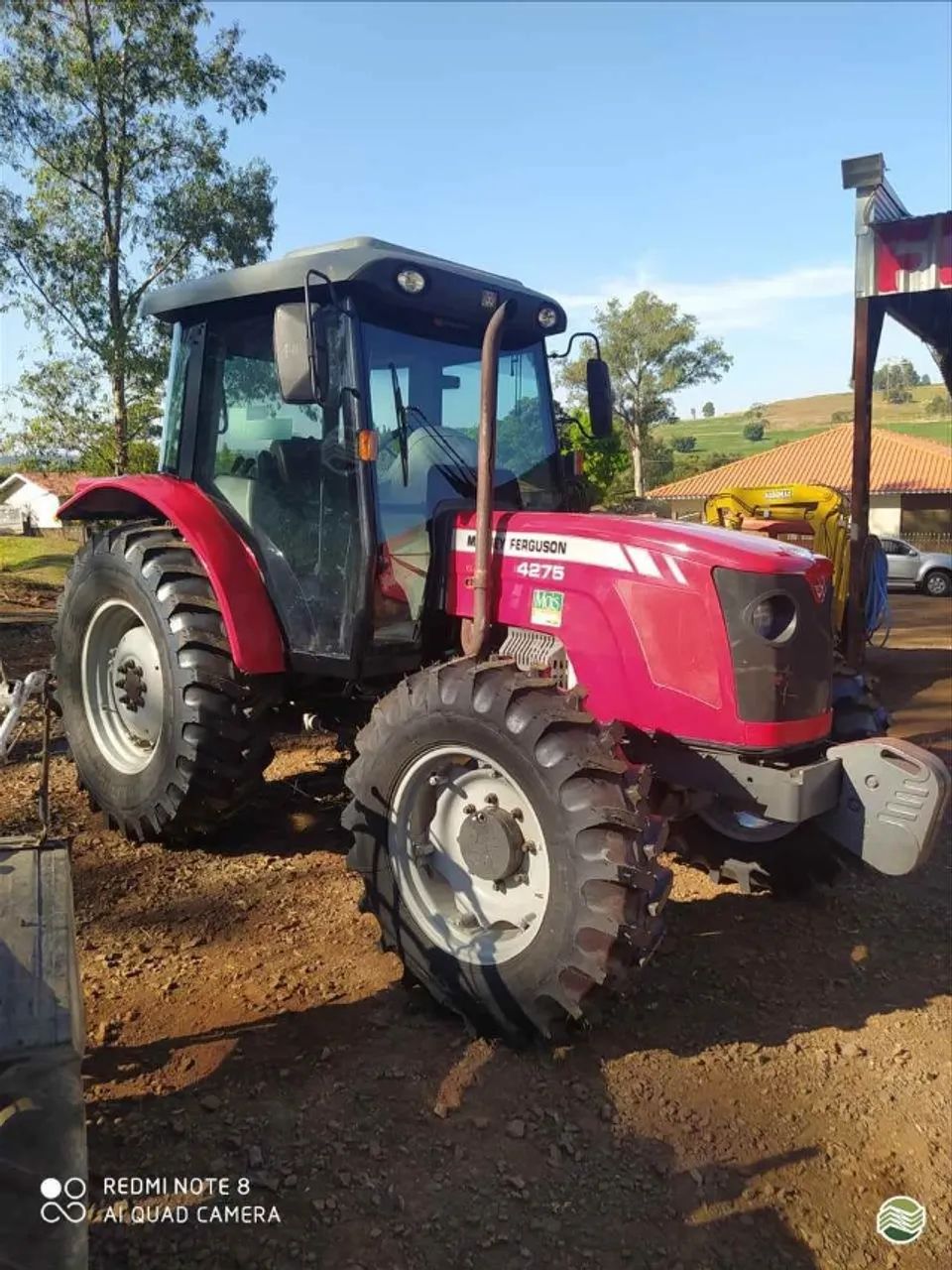 Trator Massey Ferguson  4275 2017.