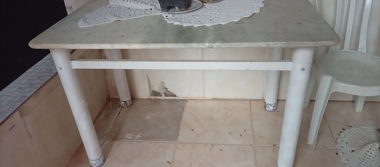 Mesa e armário usados  - Foto 2