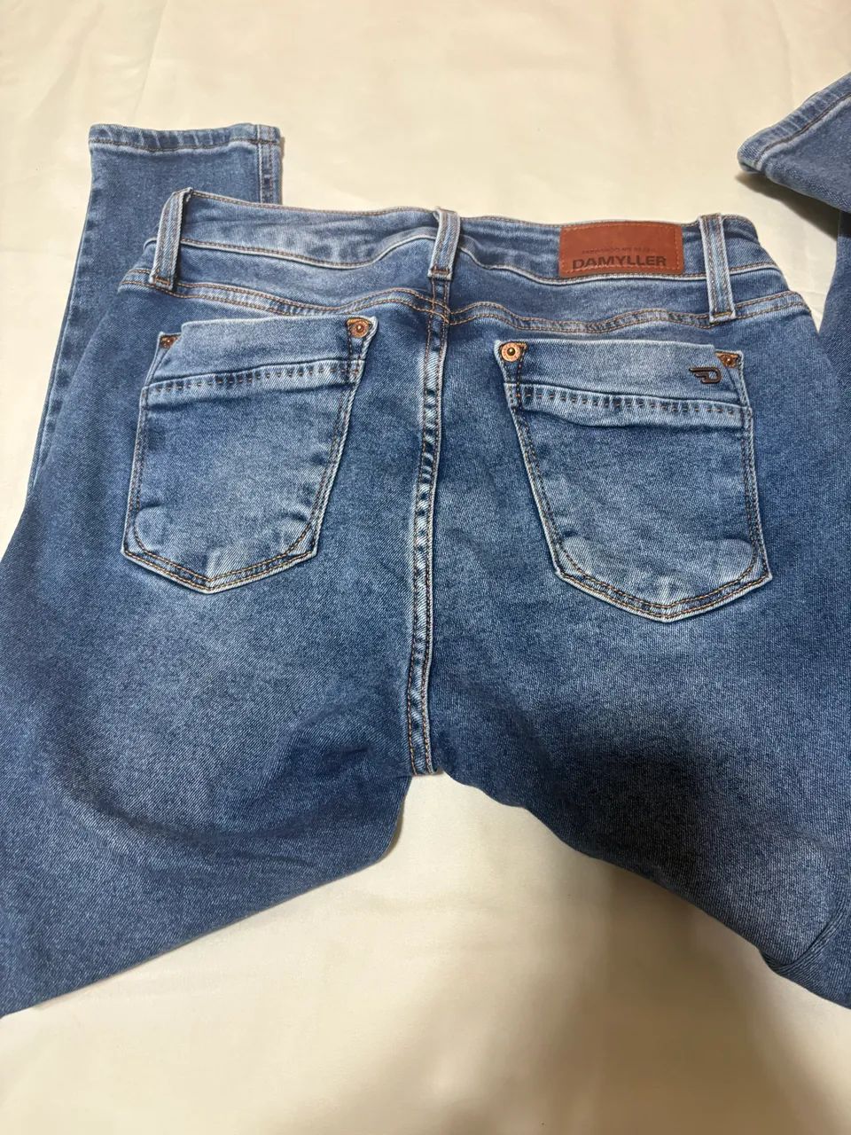 Calça Jeans da marca Damyller Crooped, tamanho 40 semi nova. - Foto 3