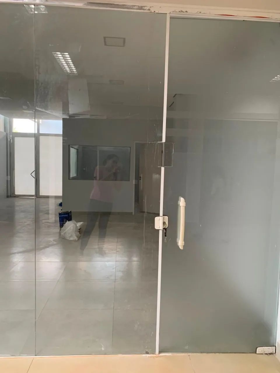 Alugo sala comercial 28mt cada, 101 norte próximo a praça dos Girassóis - Foto 3