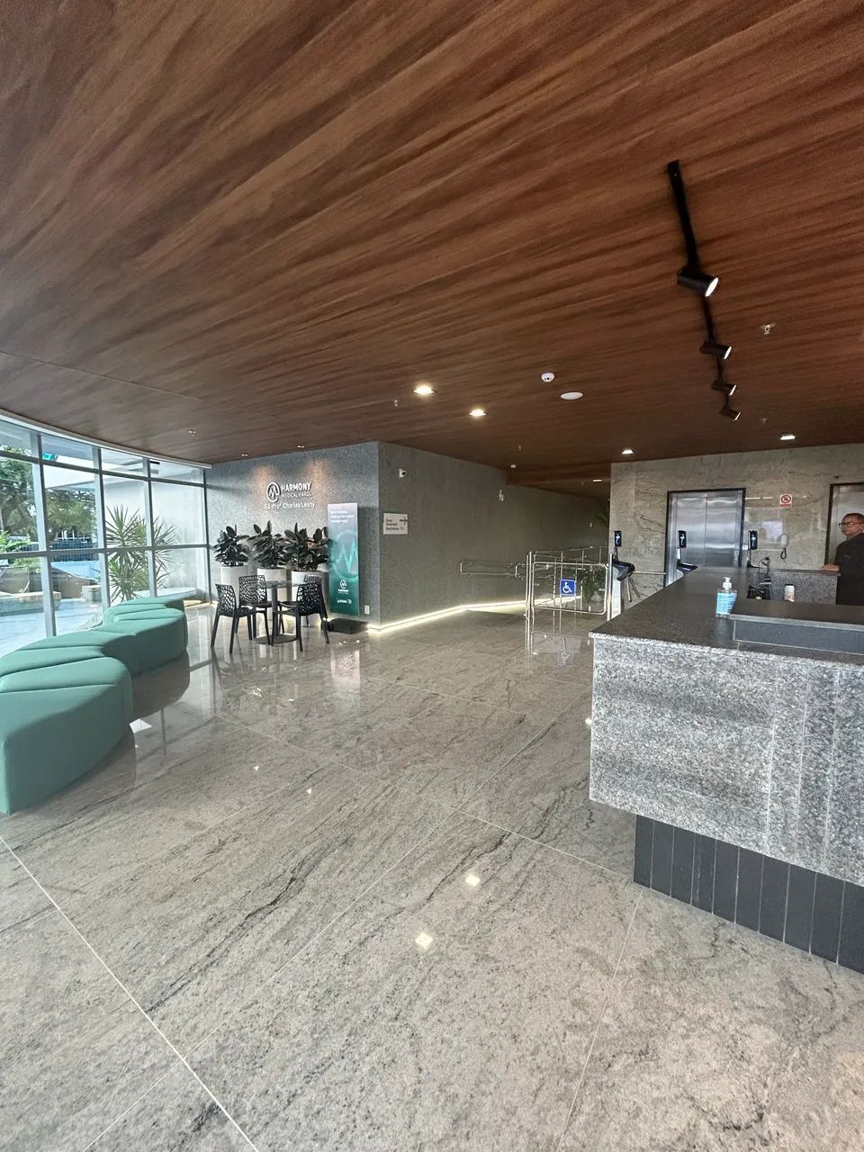 Alugo/   sala comercial/ loja / térreo/ no Harmony Farol - Térreo  - Foto 8