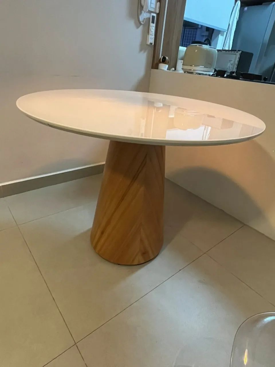 Mesa de jantar redonda com 4 cadeiras - Oportunidade - Foto 4