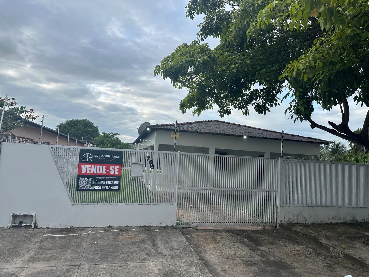 Vende-se casa no paraviana com 2 quartos e piscina toda documentada, aceita financiamento 