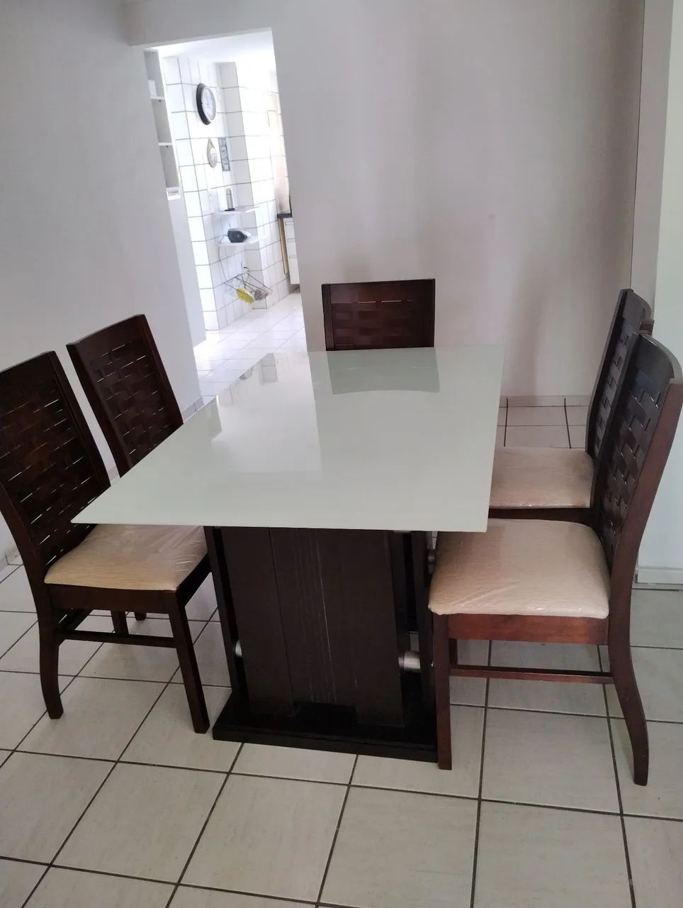 Mesa de jantar com 6 cadeiras