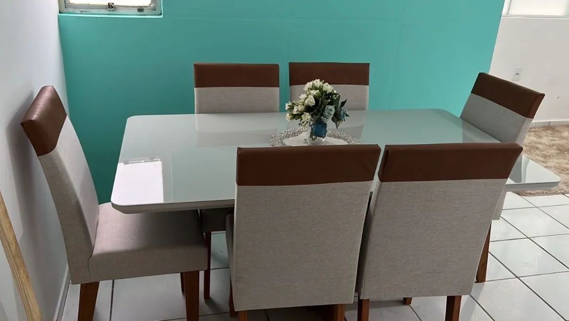 Mesa de jantar 6 cadeiras