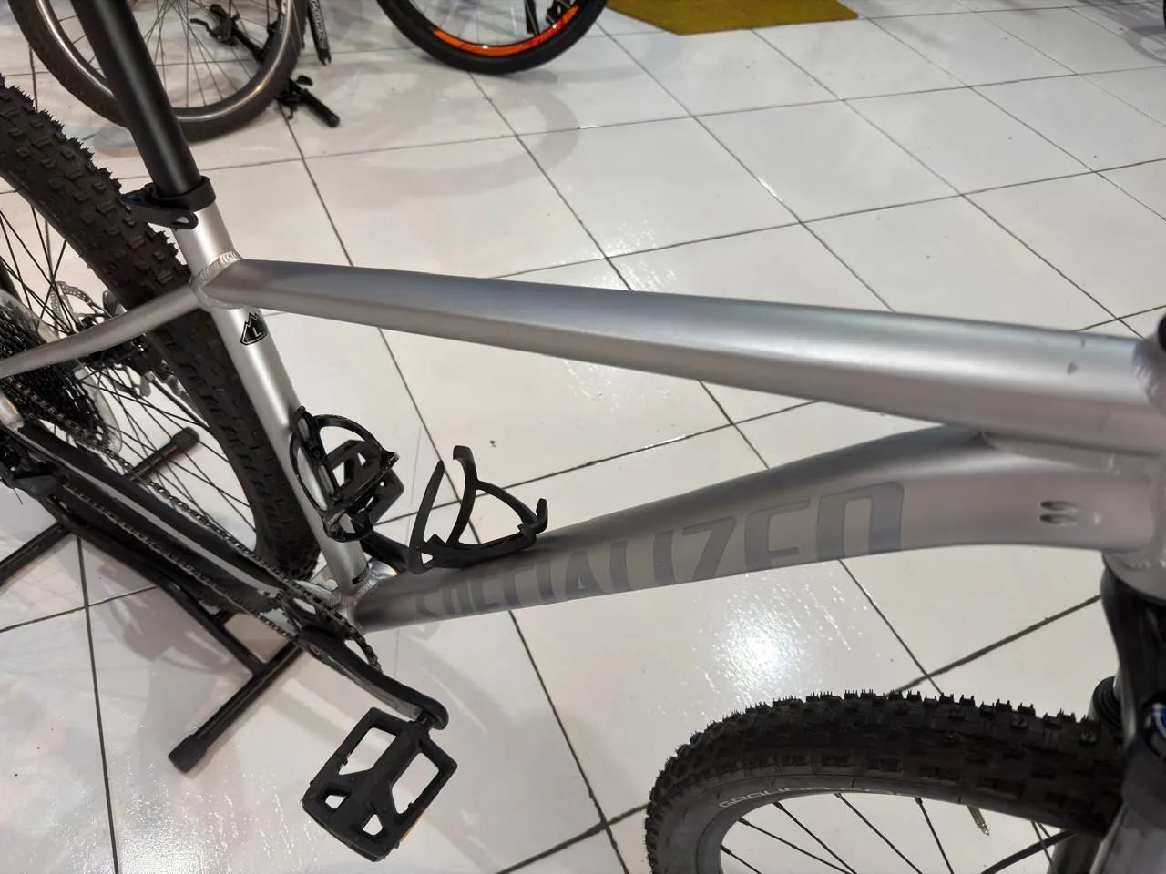 Vendo bicicleta specialized - Foto 5