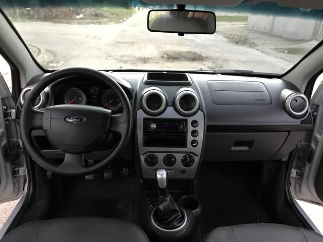 Fiesta Sedan 1.6 - 2014 _ 2.500 de entrada _ Completo _ 62 km - Foto 9
