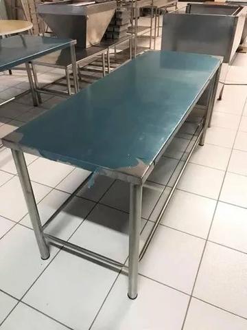 Mesas em aço inox