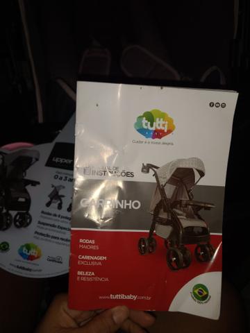 Carrinho de bebê Tutti usado brinde andador - Foto 4