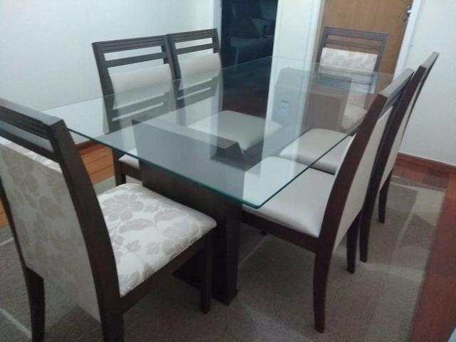 Conjunto de mesa com 6 cadeiras + buffet + tapete
