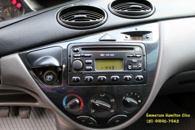 Focus Sedan Ghia 2.0 16V Flex - Foto 10