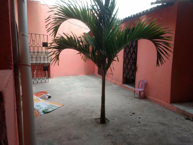 Vendo 4 casa , sendo uma com piscina e salão de festa com ponto de comércio. - Foto 7
