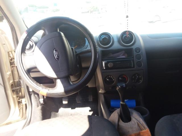 Vendo fiesta hatch 2005 documentação em dias