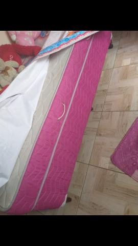 Vendo guarda roupa E cama Box