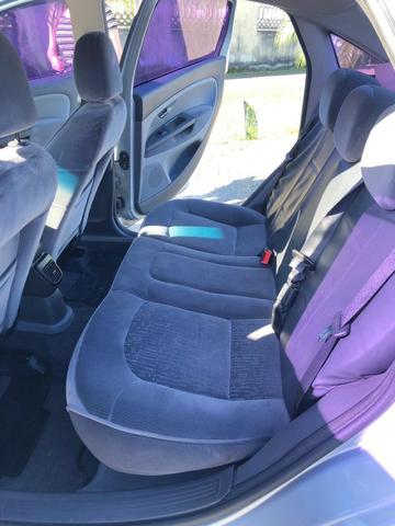 Fiat Linea HLX 1.9 com GNV - Foto 17
