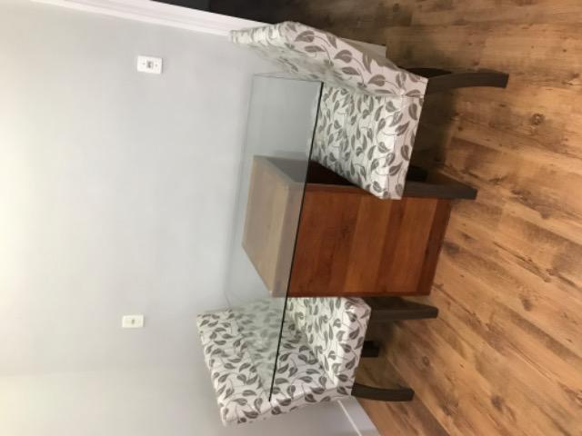 Conjunto de Mesa e Cadeiras - Foto 3