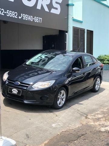 Vendo Focus Sedan S 2.0 automático abaixo da fipe. Financia 100%/ aceito imóvel e caminhão - Foto 2