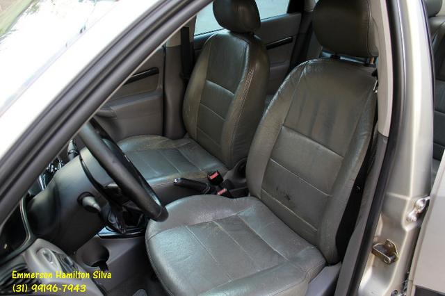 Focus Sedan Ghia 2.0 16V Flex - Foto 7