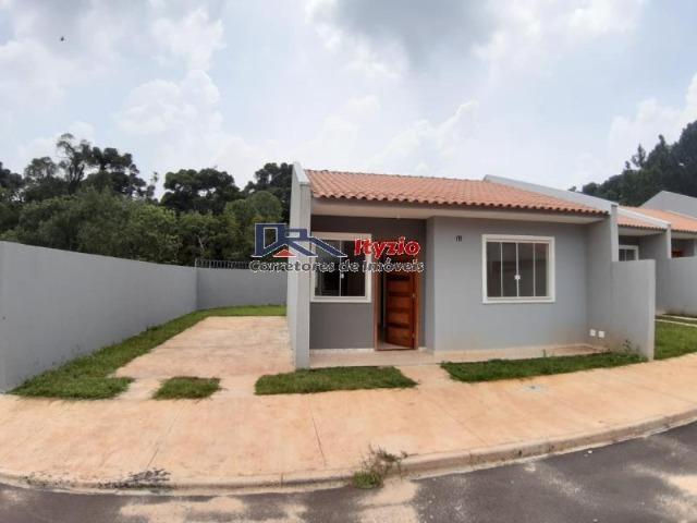 Casa com amplo terreno lateral no Eucaliptos
