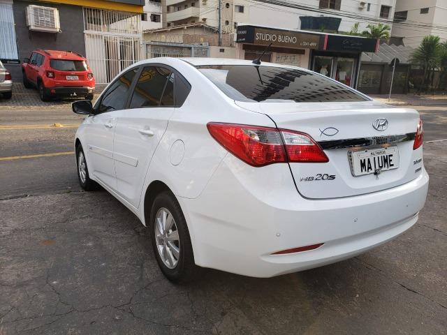 Hyundai HB20S confort style 1.6 13/14 flex aut. branca - Foto 4