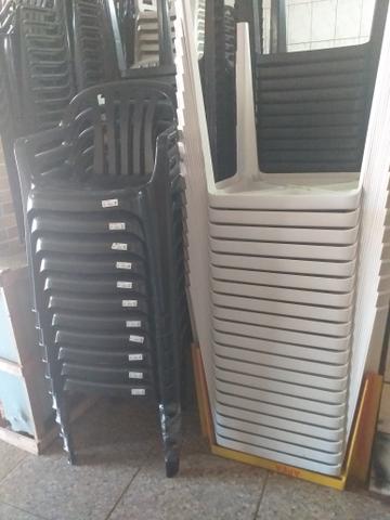 Jogos de mesas pra 180 kg 174 reais cada - Foto 2