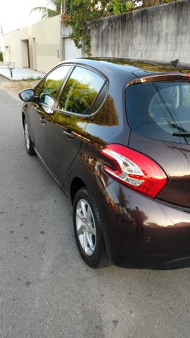 Peugeot 208 - Foto 2